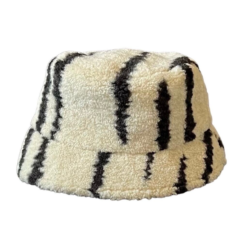 NEW Free People Shaggy Sherpa Bucket Hat Off White with Black Stripes One Size - Picture 2 of 7
